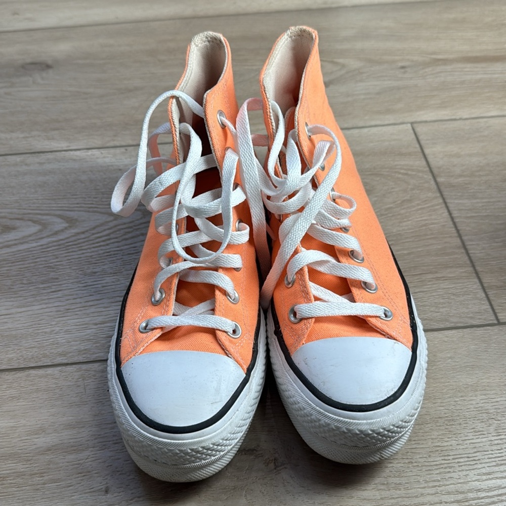 Converse Lift Hi Sneakers Women 7 Neon Peach Beam High Top Chuck Taylor Platform - Picture 3 of 3